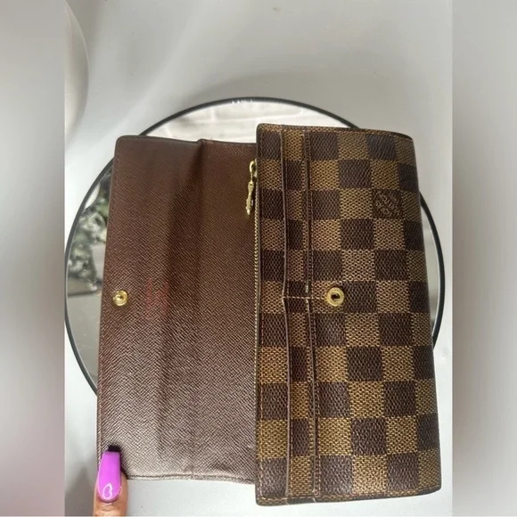 LOUIS VUITTON Damier Portefeuille
Sarah Bifold Wallet Long Wallet. Sold as is - Picture 10 of 12